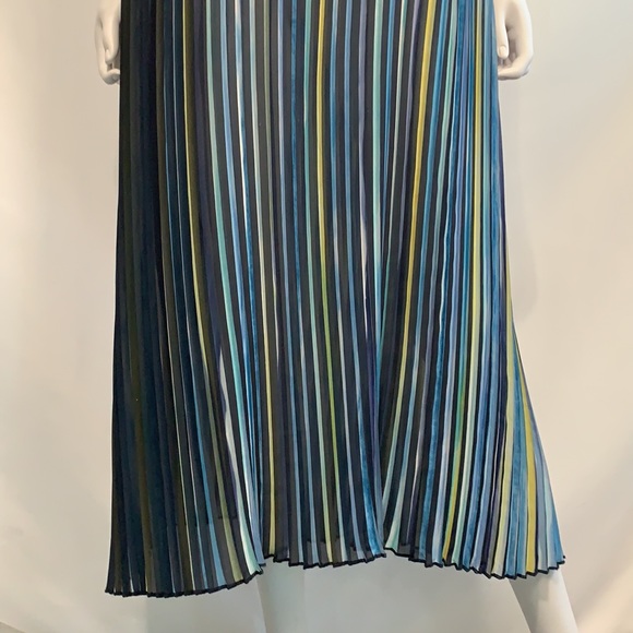 BCBGMaxazria NWT hi neck blue pleated dress - Picture 2 of 10